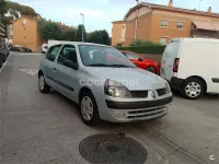 Usado Renault Clio II Expression 60 CV (44 kW) 2004 Azul Berlina