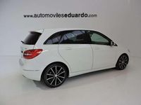 Usado Mercedes B180 109 CV (80 kW) 2014 Blanco Monovolumen