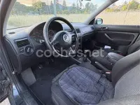 Usado VW Golf IV Highline 110 CV (80 kW) 2000 Azul Familiar