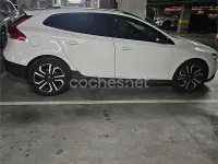 Usado Volvo V40 CC 150 CV (110 kW) 2017 Blanco Familiar