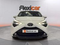 Begagnad Toyota Aygo X-play 72 HK (52 kW) 2021 Vit Halvkombi