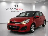 Usado Kia Rio 85 CV (62 kW) 2014 Rojo Berlina