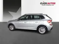Usado Skoda Kamiq Selection 95 CV (69 kW) 2025 Gris / plata SUV