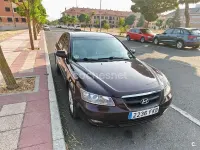 Usado Hyundai Sonata Style 140 CV (102 kW) 2006 Granate Berlina