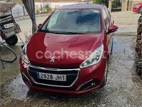Usado Peugeot 208 Access 82 CV (60 kW) 2015 Rojo Utilitario