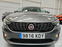 Usado Fiat Tipo Lounge 95 CV (69 kW) 2017 Gris / plata Berlina