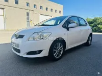 Usado Toyota Auris 90 CV (66 kW) 2009 Blanco Utilitario