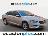 Usado Opel Insignia Selective 136 CV (100 kW) 2017 Gris plata Berlina
