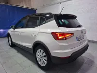 Usado Seat Arona Style Plus 110 CV (80 kW) 2021 Blanco SUV