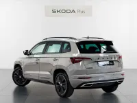 Usado Skoda Karoq SportLine 150 CV (110 kW) 2022 Gris SUV