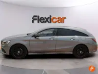 Usado Mercedes CLA180 Shooting Brake 122 CV (89 kW) 2018 Gris Familiar