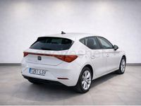 Begagnad Seat Leon Style 115 HK (84 kW) 2021 Vit Sedan