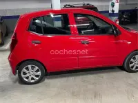Usado Hyundai i10 Comfort 85 CV (62 kW) 2011 Rojo Utilitario