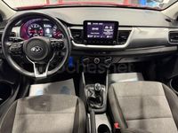 Usado Kia Stonic 100 CV (73 kW) 2021 Granate SUV