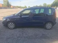Usado Skoda Roomster Style 86 CV (63 kW) 2010 Azul Monovolumen