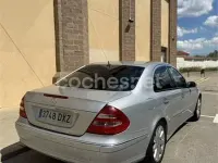 Usado Mercedes E320 Avantgarde 224 CV (164 kW) 2006 Gris / plata Berlina