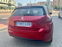 Usado Peugeot 308 Style 100 CV (73 kW) 2020 Granate Berlina