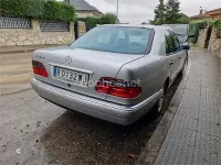 Usado Mercedes E430 Avantgarde 279 CV (205 kW) 2000 Gris / plata Berlina