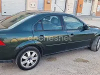 Usado Ford Mondeo Futura 115 CV (84 kW) 2005 Verde Berlina