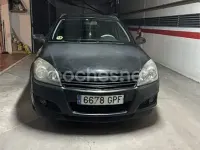 Usado Opel Astra Edition 110 CV (80 kW) 2009 Negro Familiar