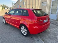 Usado Audi A3 Attraction 105 CV (77 kW) 2011 Rojo Utilitario