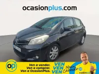 Usado Toyota Yaris Active 90 CV (66 kW) 2013 Negro Utilitario