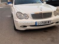 Usado Mercedes C220 Elegance 143 CV (105 kW) 2002 Blanco Berlina