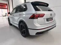 Usado VW Tiguan R-line 150 CV (110 kW) 2021 Gris / plata SUV