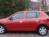 Usado Dacia Sandero Ambiance 75 CV (55 kW) 2014 Granate Berlina