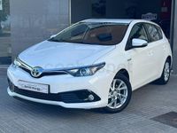 Usado Toyota Auris Hybrid 136 CV (100 kW) 2015 Blanco Berlina