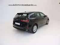 Usado Kia Ceed 120 CV (88 kW) 2018 Negro Utilitario