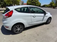 Usado Ford Fiesta 75 CV (55 kW) 2014 Blanco Utilitario