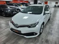 Usado Toyota Auris Hybrid Active 136 CV (100 kW) 2016 Blanco Utilitario