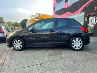Usado Peugeot 207 70 CV (51 kW) 2006 Negro Berlina
