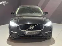 Käytetty Volvo XC60 Momentum 197 HP (144 kW) 2021 Musta Katumaasturi