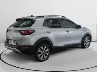 Usado Kia Stonic 101 CV (74 kW) 2024 Gris SUV