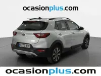 Usado Kia Stonic 100 CV (73 kW) 2024 Gris plata SUV