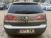 Usado Seat Ibiza 100 CV (73 kW) 2002 Gris / plata Berlina