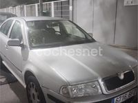 Usado Skoda Octavia Ambiente 102 CV (75 kW) 2001 Gris / plata Berlina