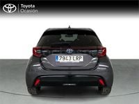 Usado Toyota Yaris Hybrid Style 116 CV (85 kW) 2021 Gris / plata Berlina