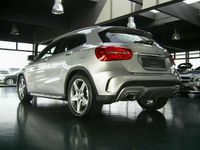 Usado Mercedes GLA180 122 CV (89 kW) 2016 Plateado SUV