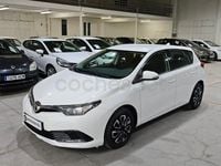 Usado Toyota Auris Active 90 CV (66 kW) 2016 Blanco Berlina