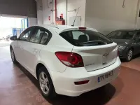 Usado Chevrolet Cruze LS 124 CV (91 kW) 2012 Blanco Berlina