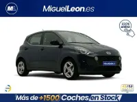 Usado Hyundai i10 67 CV (49 kW) 2023 Gris Utilitario