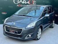 Usado Peugeot 5008 Allure 115 CV (84 kW) 2013 Gris / plata Monovolumen