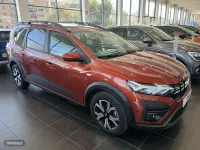 Usado Dacia Jogger Expression 110 CV (80 kW) 2024 Rojo Monovolumen