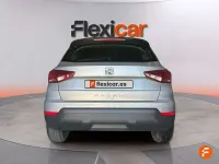 Usado Seat Arona Style 110 CV (80 kW) 2021 Gris SUV