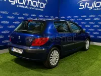 Usado Peugeot 307 110 CV (80 kW) 2004 Azul Berlina