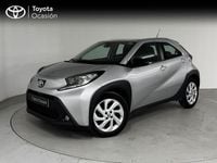 Usado Toyota Aygo X Play 72 CV (52 kW) 2024 Gris / plata SUV