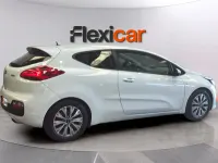 Käytetty Kia Ceed 120 HP (88 kW) 2018 Valkoinen Viistoperä